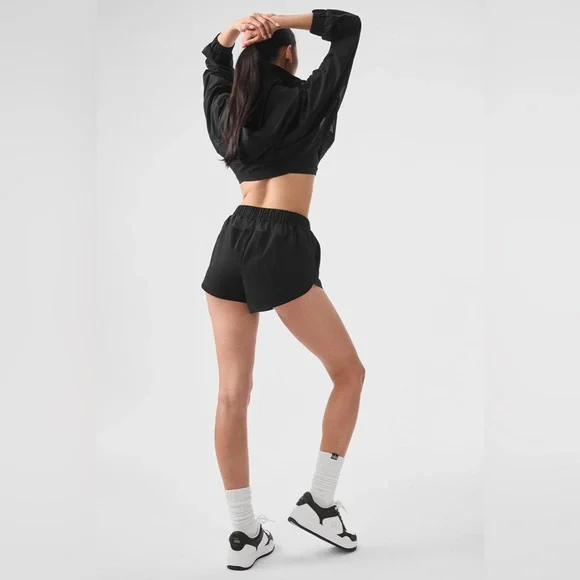 ALO Playmaker Dolphin Short zippered pockets - Picture 2 of 9